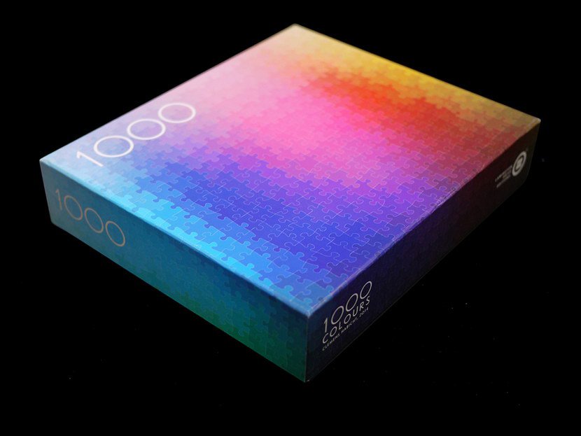 而這幅由設計師Clemens Habicht推出的 CMYK 純色彩拼圖「1000 COLOURS」應該很適合對色彩敏感度極高的設計師玩吧？！