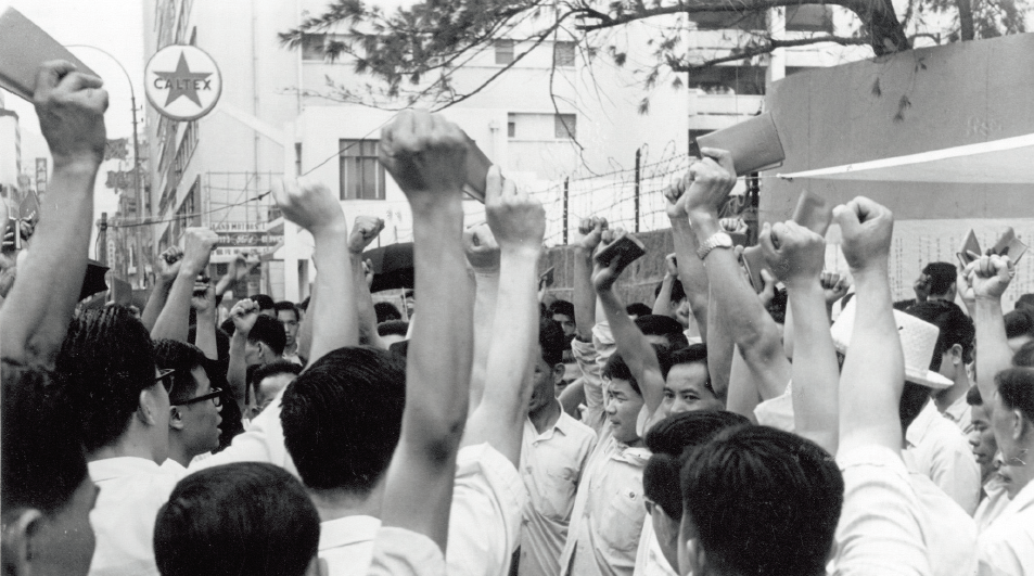 2011年5月屏山鄉委會主席曾樹和出席鄉議區會議，反對取締僭建村屋，而且高呼：「文有文鬥，武有武鬥」。