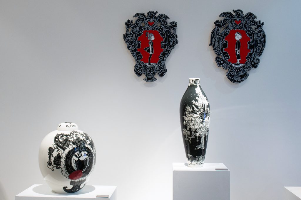 Sèvres和藝術家Nicolas Buffe合作設計的大型花瓶，結合傳統工藝和當代藝術風格。