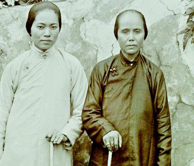 陳粹芬曾照顧孫中山第一任妻子盧慕貞（右）。