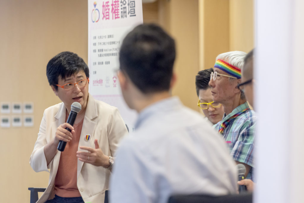 今年7月，許秀雯與祁家威一起出席Pink Dot Hong Kong舉辦的婚權論壇，分享台灣同志運動的經歷。
