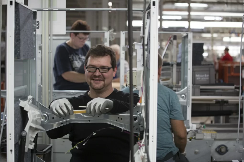 m170823duen_6_final-assembly-032