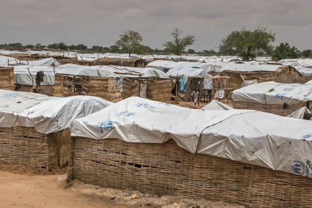 Al-Nimir camp in Sudan is home to some 5,800 South Sudanese refugees who have fled conflict and food shortages back home. ; Since December 2013, over 400,000 South Sudanese have fled to safety in neighbouring Sudan. Al-Nimir camp opened in April 2017 and by mid-August was hosting some 5,800 refugees, nearly all of them women and children from Western Bahr el Ghazal State. As worsening violence continues to force people from their homes in South Sudan, the UN High Commissioner for Refugees Filippo Grandi, visited refugees and the host community in Al-Nimir and called on warring parties, regional states and the international community to urgently establish peace. Conflict and drought have displaced nearly four million South Sudanese both inside the country and beyond its borders. Efforts to restore peace have so far proven unsuccessful.