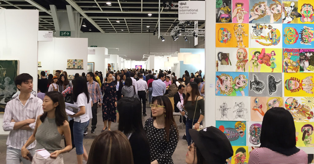 今年已是Art Basel連續第六年在香港舉行。這場國際盛事對本地藝壇產生什麼影響？