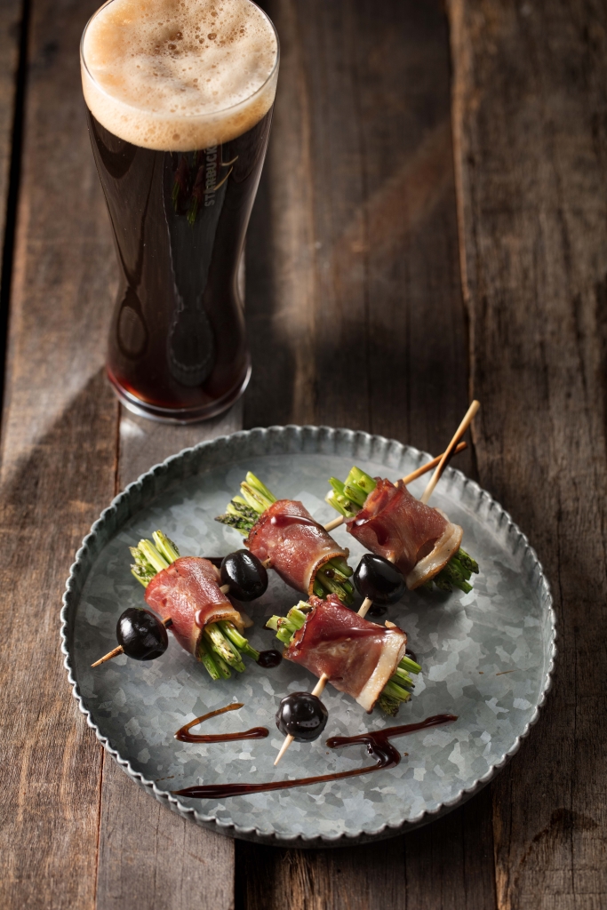 starbucks-bacon-wrapped-asparagus-skewer