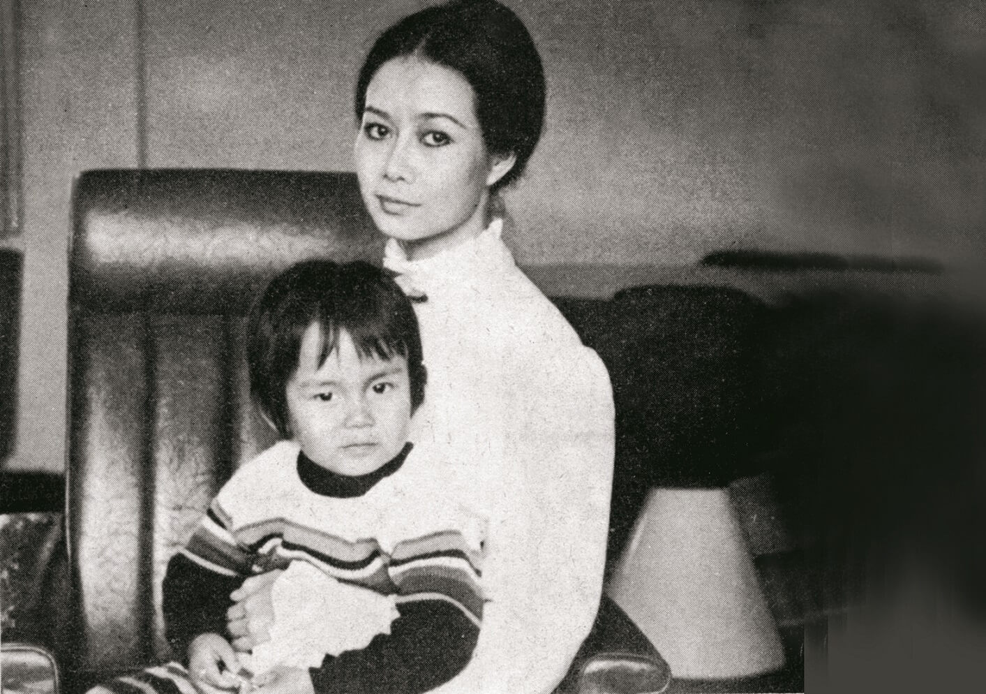 林燕妮育有一子李凱豪，是她跟前夫李忠琛所生。