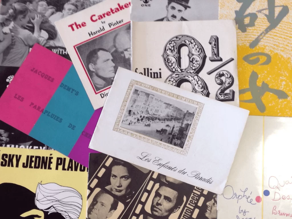 六零年代香港大會堂第一映室（Studio One）的電影場刊 。
․《砂丘之女》與九龍華仁的江老師共看
․Les Enfants du Paradis 與魏神父（Father Harold Naylor SJ）
一起看
․魏神父於去年十月四日去世