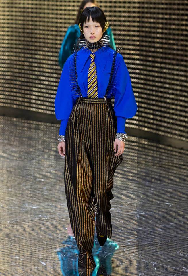 Gucci FW19 女模特兒穿上寬褲