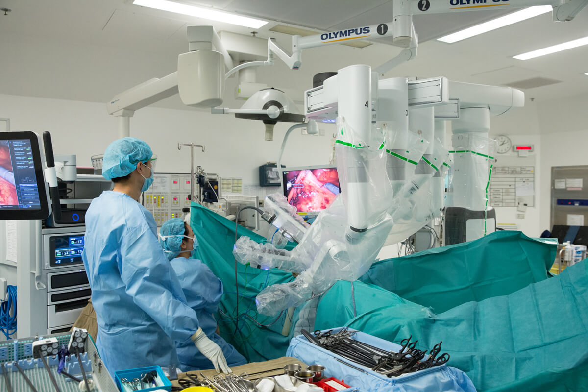 現時的達文西手術系統，其機械臂已能360度調節不同的角度和方位，讓實際操作變得更為靈活。