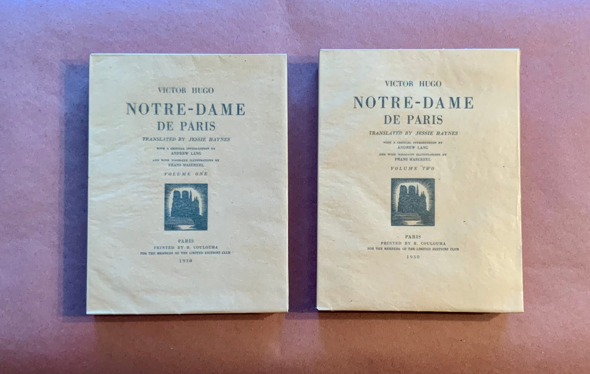 《巴黎聖母院》1930年Limited Editions Club限量版 百年老書，光潔如新。