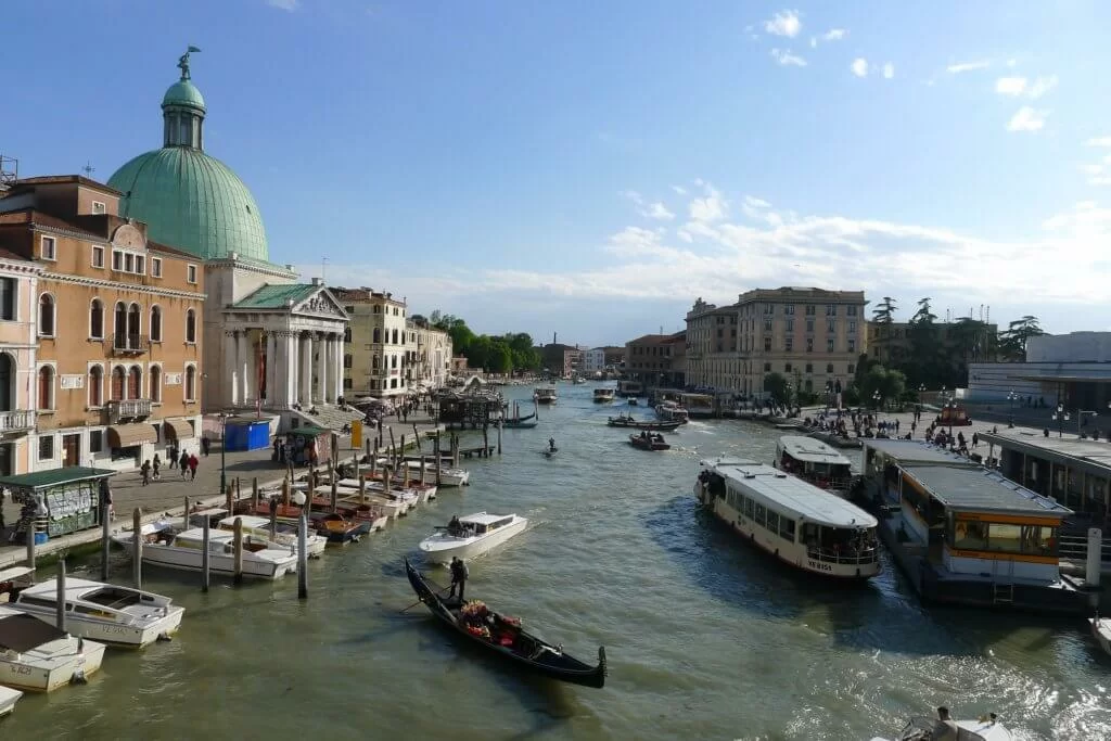 venice-train-station-vaporetto-stop-p2270310