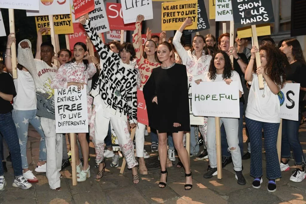 1560777684941347-stella0058