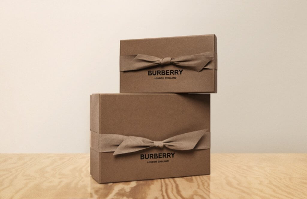 Burberry表示將會減少使用不必要的塑膠包裝