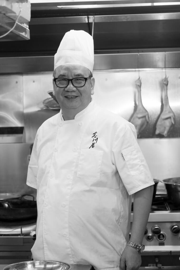 李志光師傅製作川菜已有二十多年經驗，他善於作傳統、懷舊的菜式，堅持重現將近失傳的菜式，讓人們有機會嘗到。