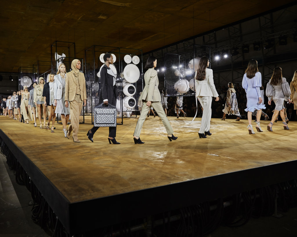 burberry-spring_summer-2020-finale_002