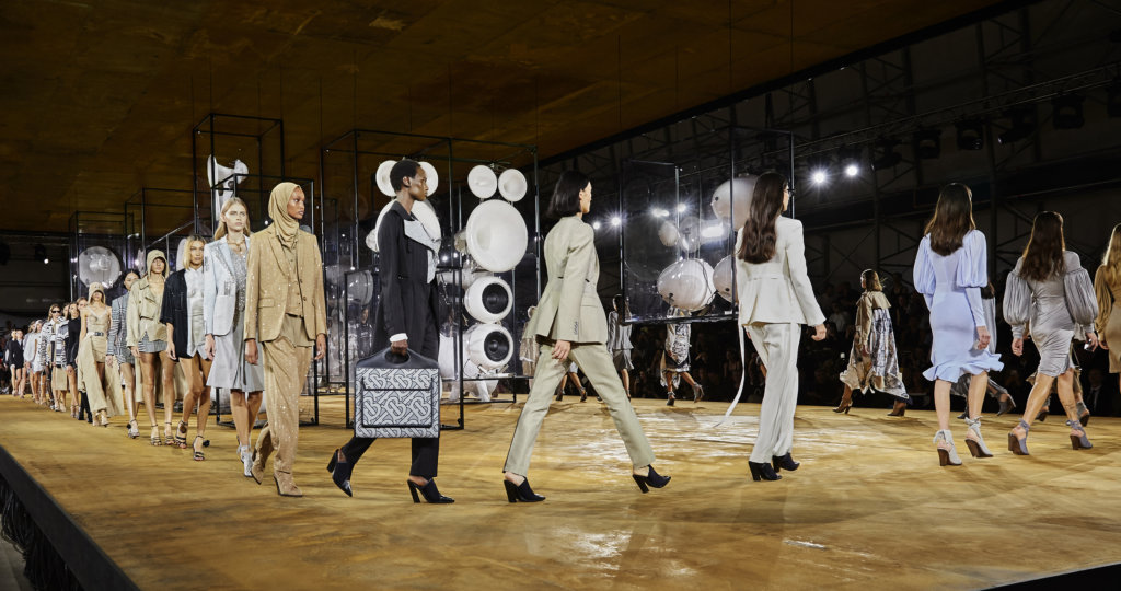 burberry-spring_summer-2020-finale_002