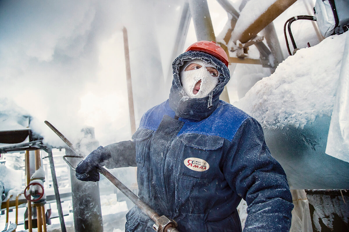北極烏拉爾地區一名天然氣工人正在工作。俄羅斯的經濟命運在很大程度取決於其石油和天然氣的銷售。