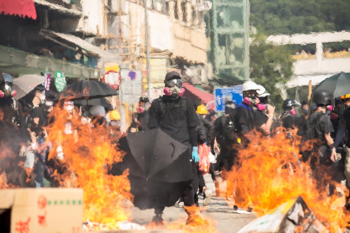 香港反修例運動持續近四個月，以「沒有大台，只有羣眾」為宗旨。圖為10月1日示威現場情況。（攝影：李浩賢）