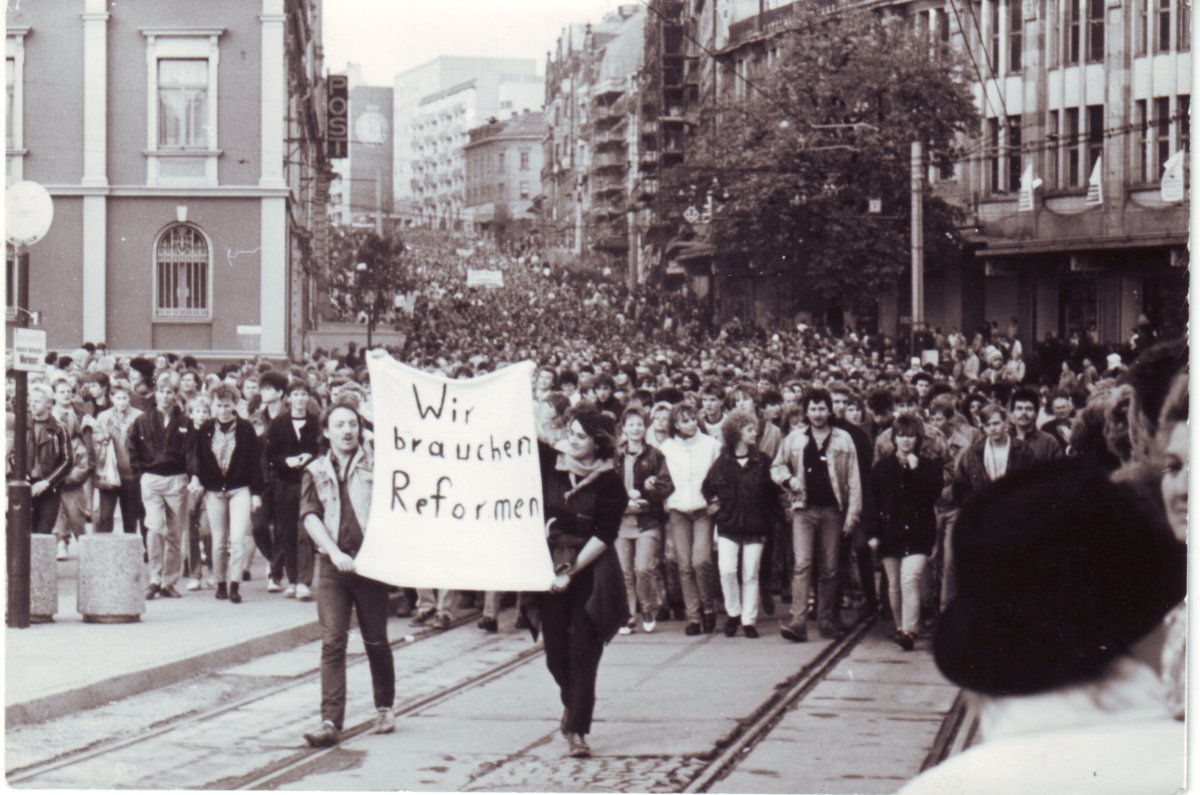 1989年10月7日在Plauen的示威遊行，一萬五千人參加要求政府改革。（圖片：R. Fröhlich）