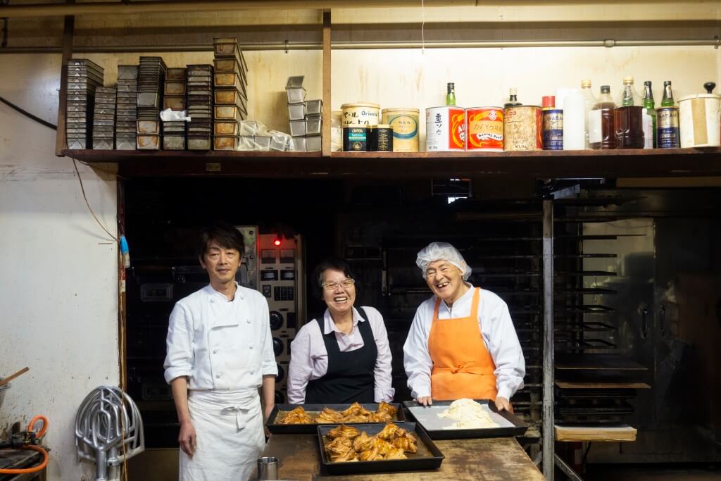 ジャルダン洋菓子店是葛西家的家族餅店，自昭和51
年開業至今，由八十二歲爸爸葛西清逸、太太和兒子
葛西涉打理。