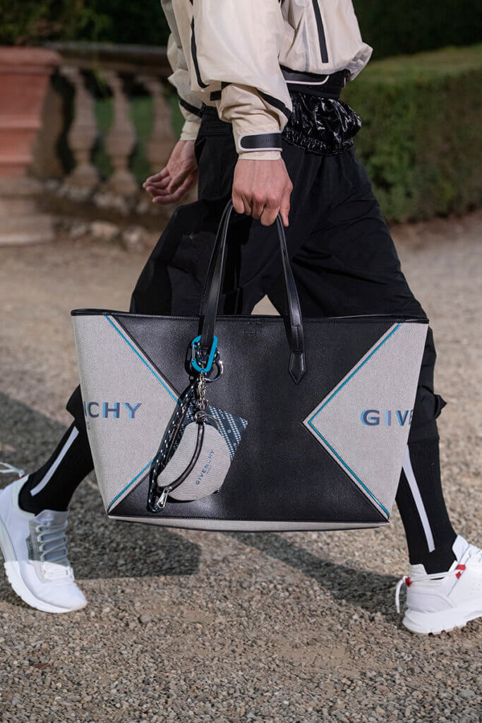 bond_givenchy_fy3