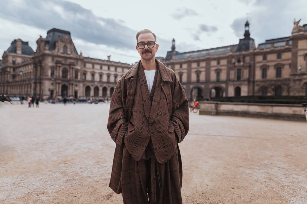 streetstyle-paris-fashion-week-fall-winter-2020-street-style-snaps-28