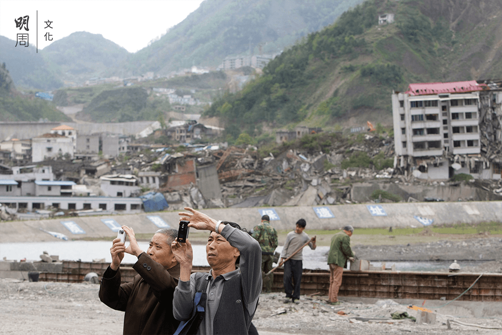 地震震央在汶川縣，但北川縣是受災最為嚴重的地區之一，幾乎被夷為平地。三年後地震遺址卻變身為旅遊熱點。