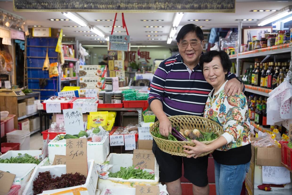 同順興賣的貨品種類豐富、千奇百趣。老字號本來只做批發，幾年前開始騰出店面賣零售貨，急凍的、鮮嫩的、時令的、陳年的，都可在此中尋。