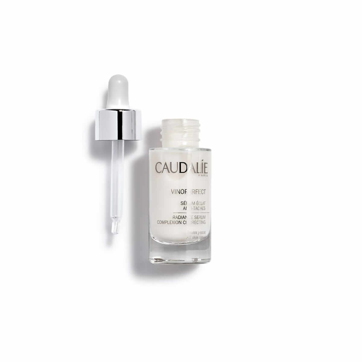 CAUDALIE 葡萄蔓極緻完美精華液 HK$510/30ml 成份天然，蘊含專利成份葡萄蔓萃取液，有效阻截、抑制黑斑出現，包括因懷孕而黑色素沉澱、痘印、陽光色素沉澱及因年齡增長而增生的黑斑。適用於所有肌膚類型。