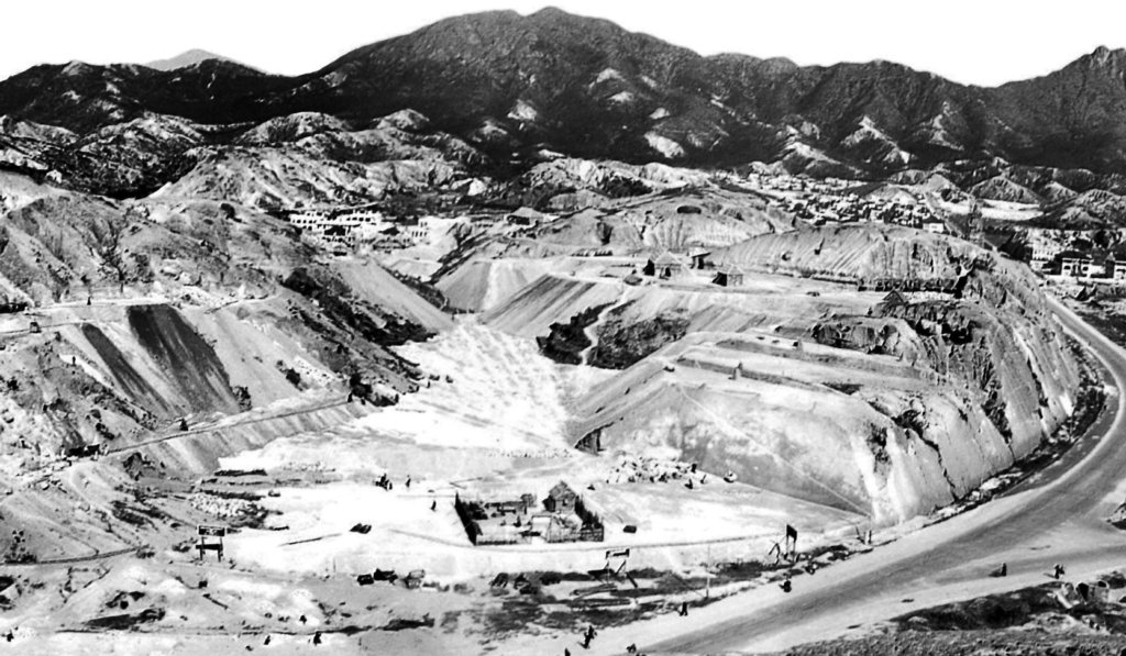 三O年代初，加多利山，正式動工。（網上圖片，攝於1930年代初）