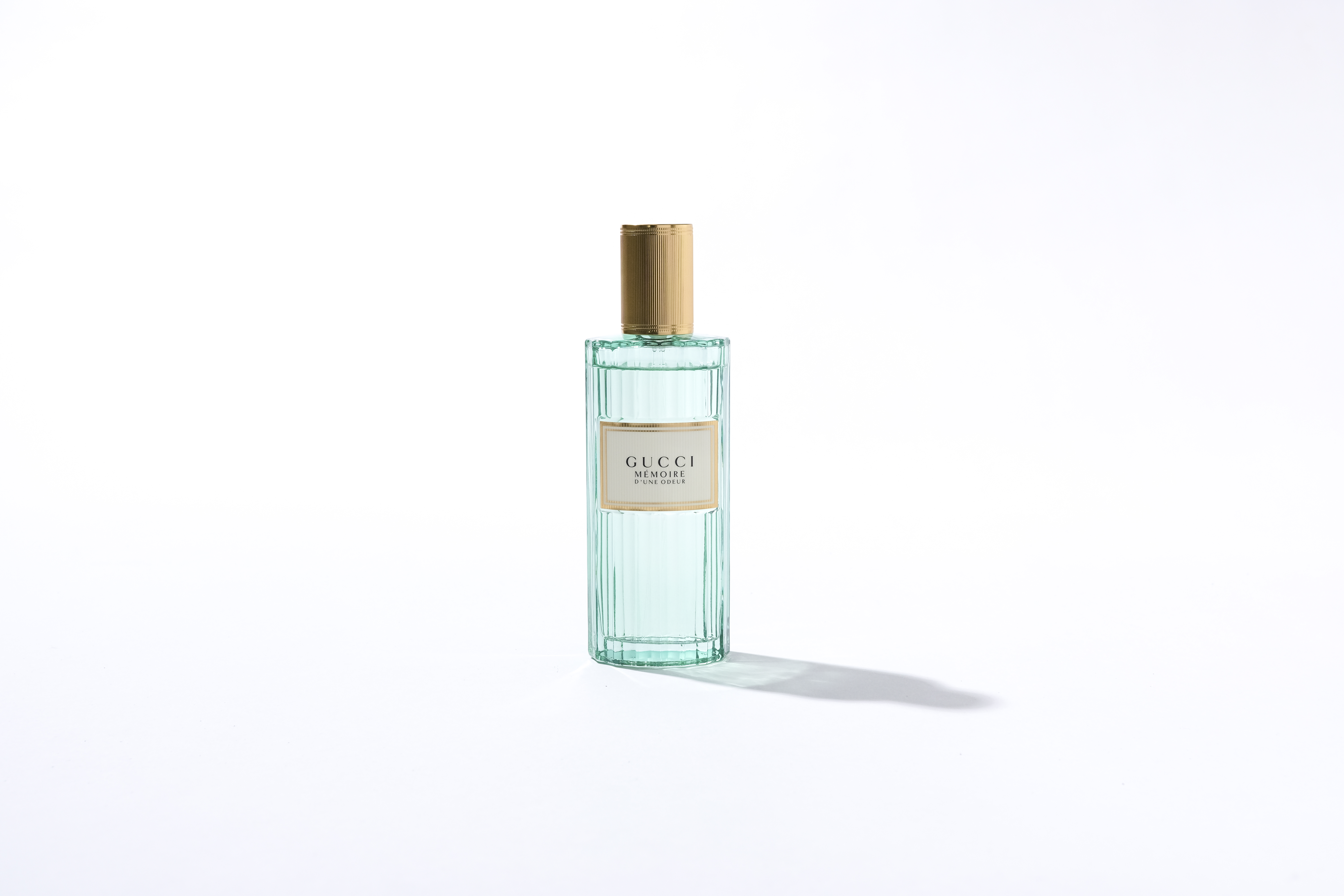 Gucci Mémoire d'une Odeur HK$1,050/100ml 使用了羅馬洋甘菊及青澀的印度夜紅，更帶有麝香、雪松及檀香，令結構更為強烈，是男女適用的中性香味。 