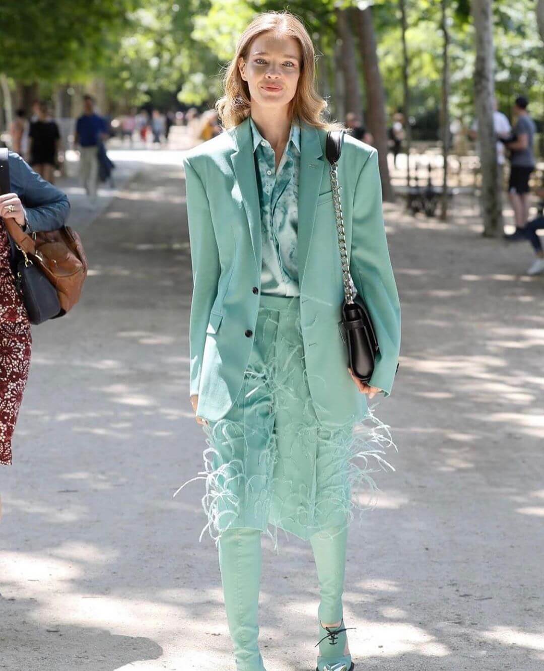 超模Natalia Vodianova亦曾穿上misty jade total look示人。