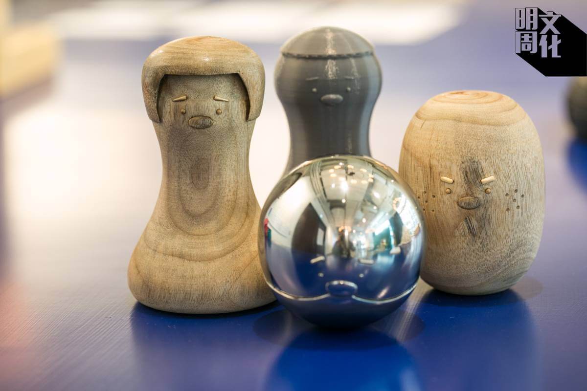 NAPP Studio 的 Aron Tsang 和Hera Lui 創作的「觸覺家族」擺設，採用了不同物料，包括矽膠、橡膠、木材、石頭和鋼鐵，讓人專注感受不同物料的觸感。