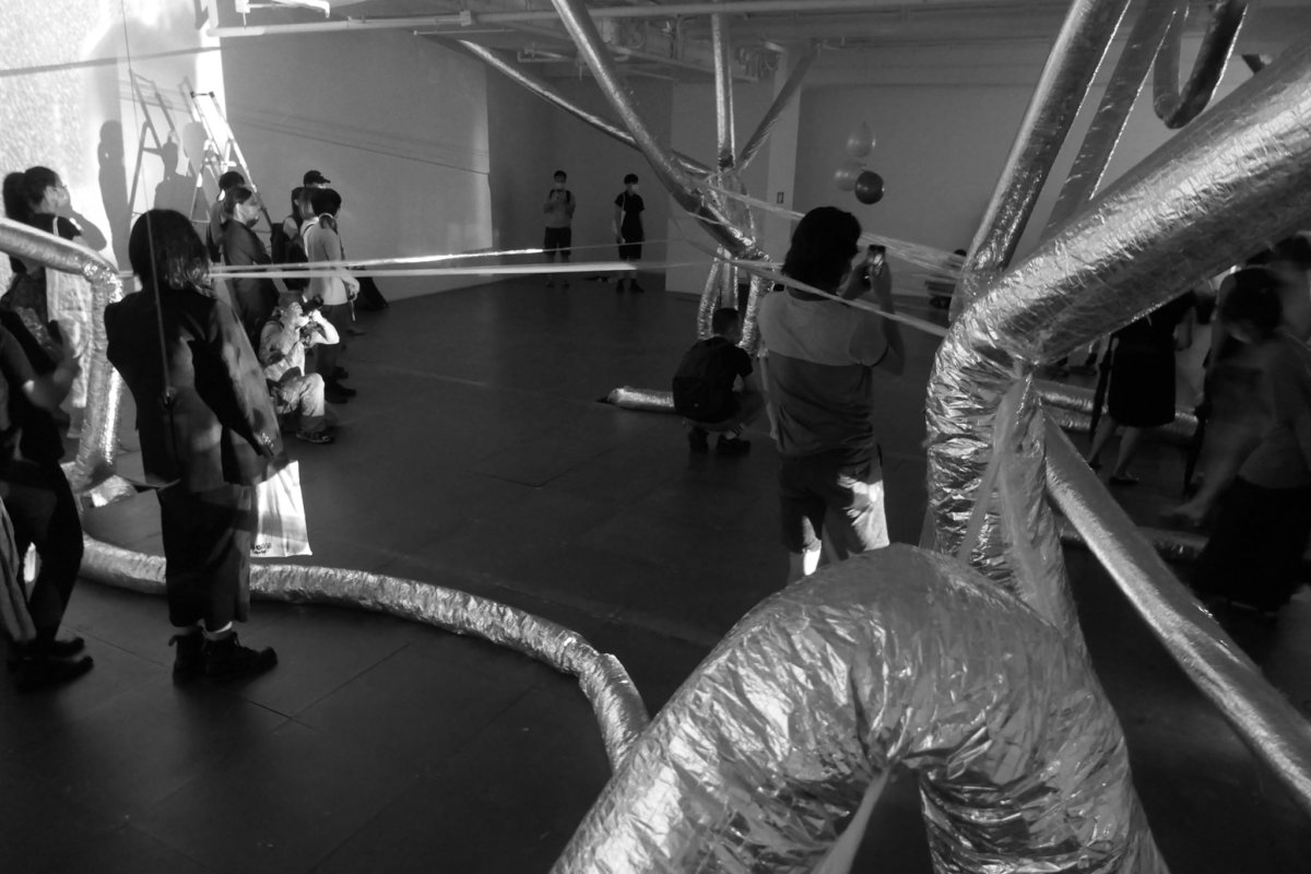 Mark Chung, installation view of Wheezing, during performance by Samson Cheung Choi Sang with audience on final day of exhibition. (photo: John Batten)