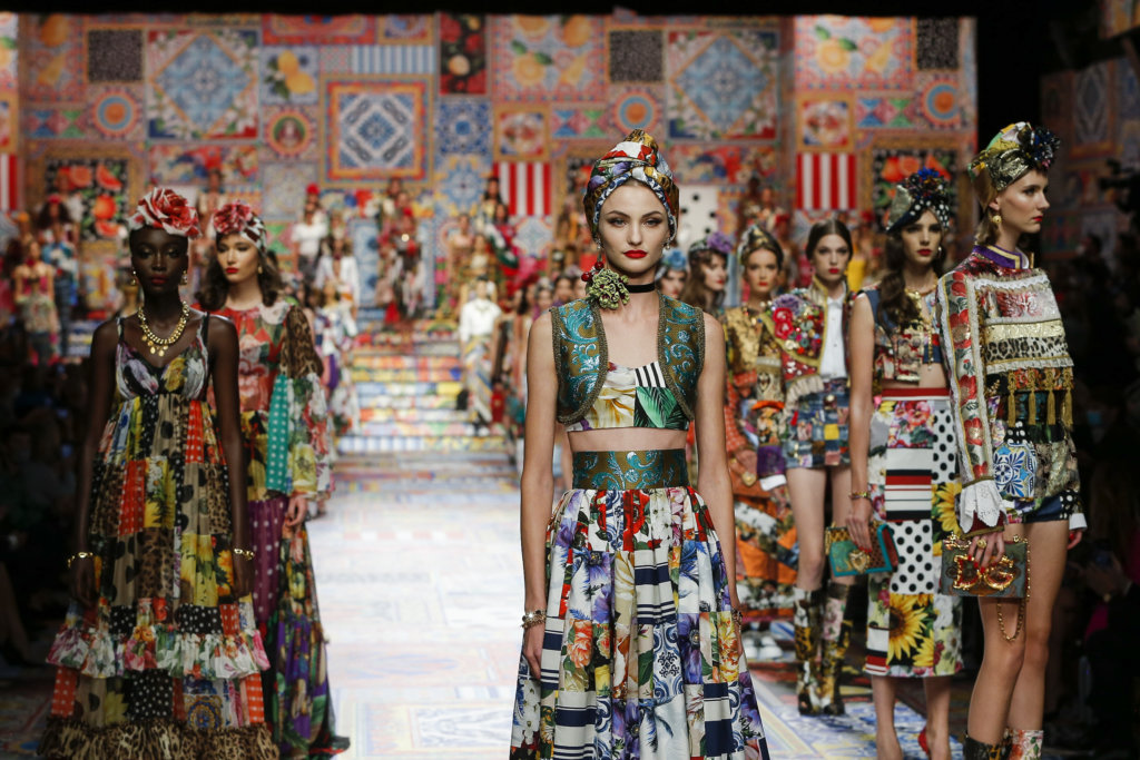 dolcegabbana_woman-fashion-show-ss21_finale-2