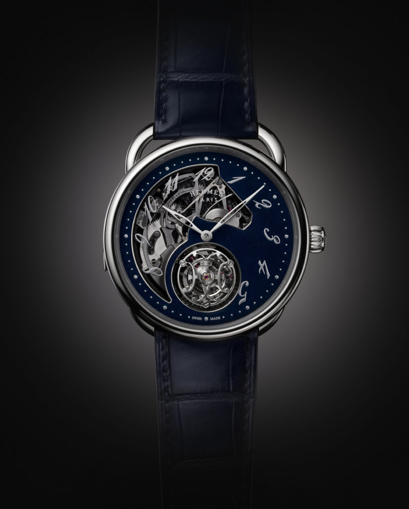 全新Hermès ARCEAU Lift三問陀飛輪腕錶，是旗下首款複雜功能三問錶。
