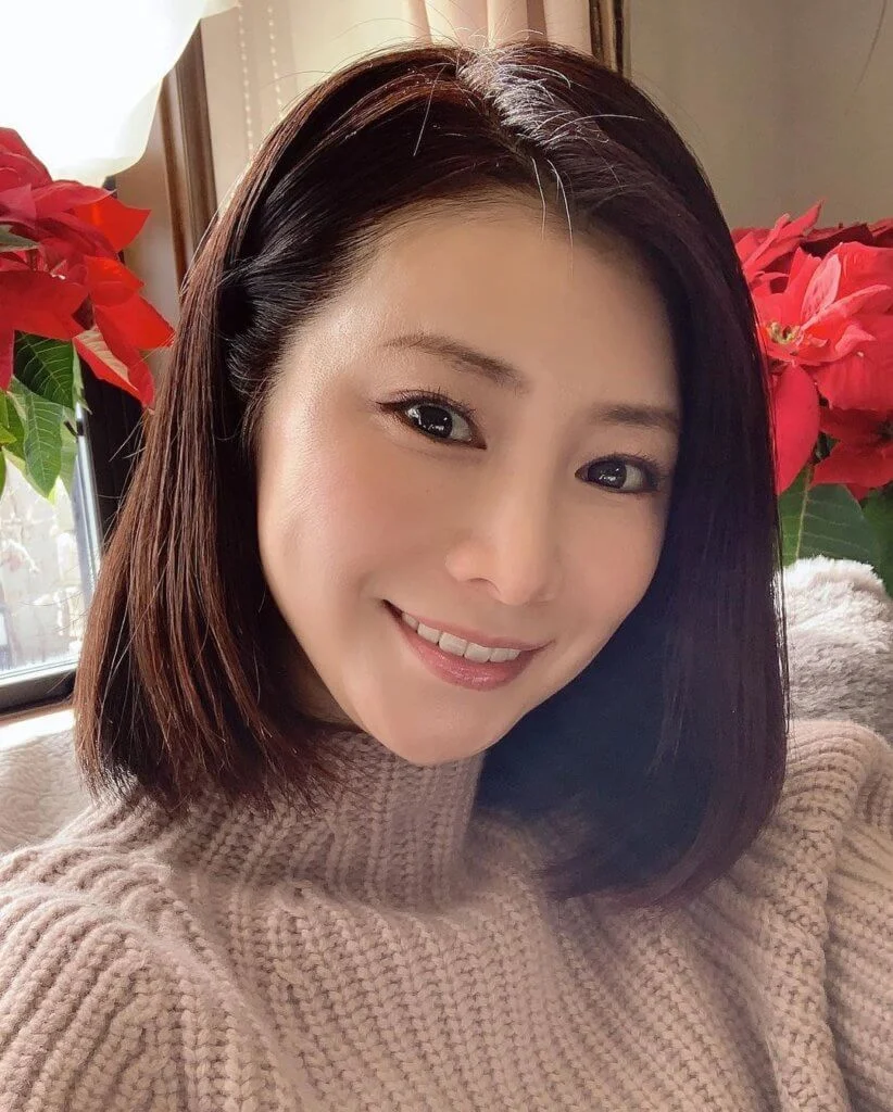 日本第一美魔女公開 歲 凍齡美容法 52歲的水谷雅子親授臉部刮痧教學 Beauty Inner