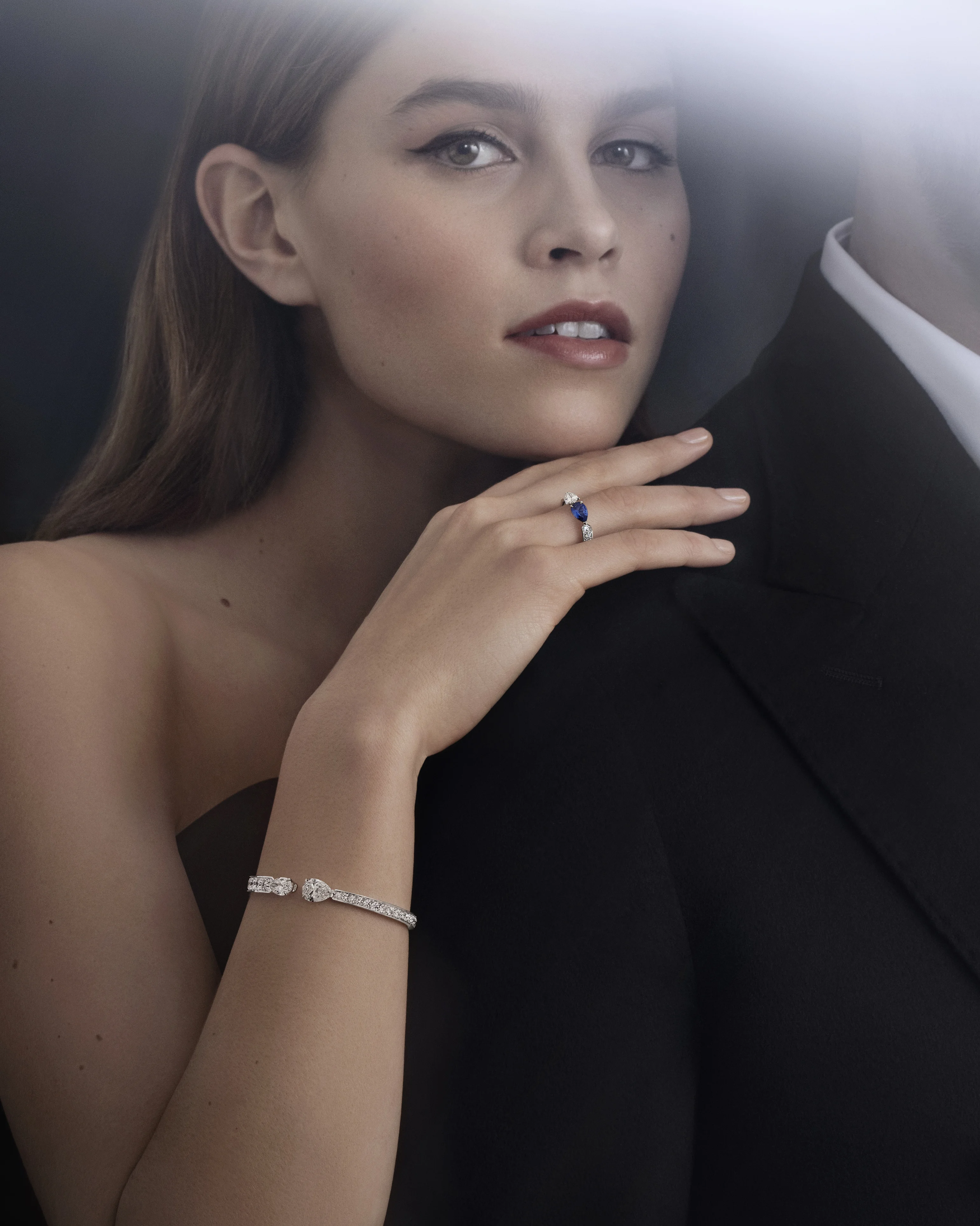 Joséphine Duo Éternal ring in white gold with diamonds and sapphire $475,000 Joséphine Duo Éternal bracelet in white gold with diamonds $1,620,000