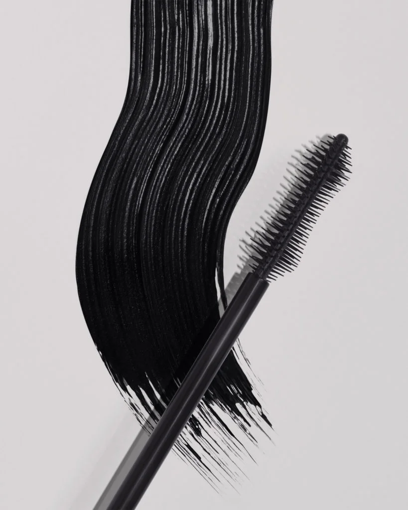 beauty_make_up_swatch_ultra_black_mascara_still_life_high_res_rgb_cropped_01