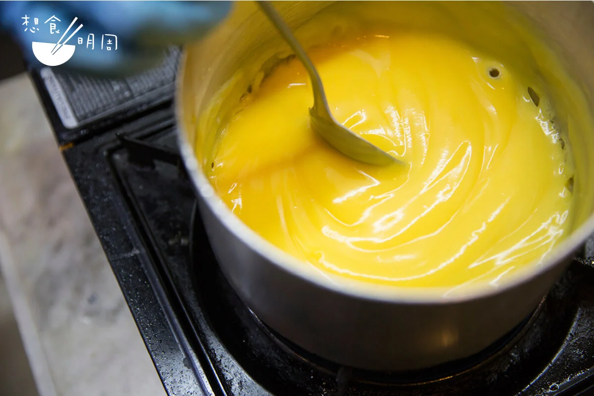 一碗上佳的鳳凰奶糊必須滑溜、沒粉粒。