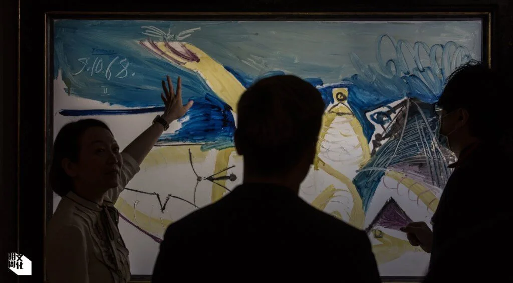 香港已成香港第二大拍賣市場，眾多高價現代及當代藝術品在香港展出。