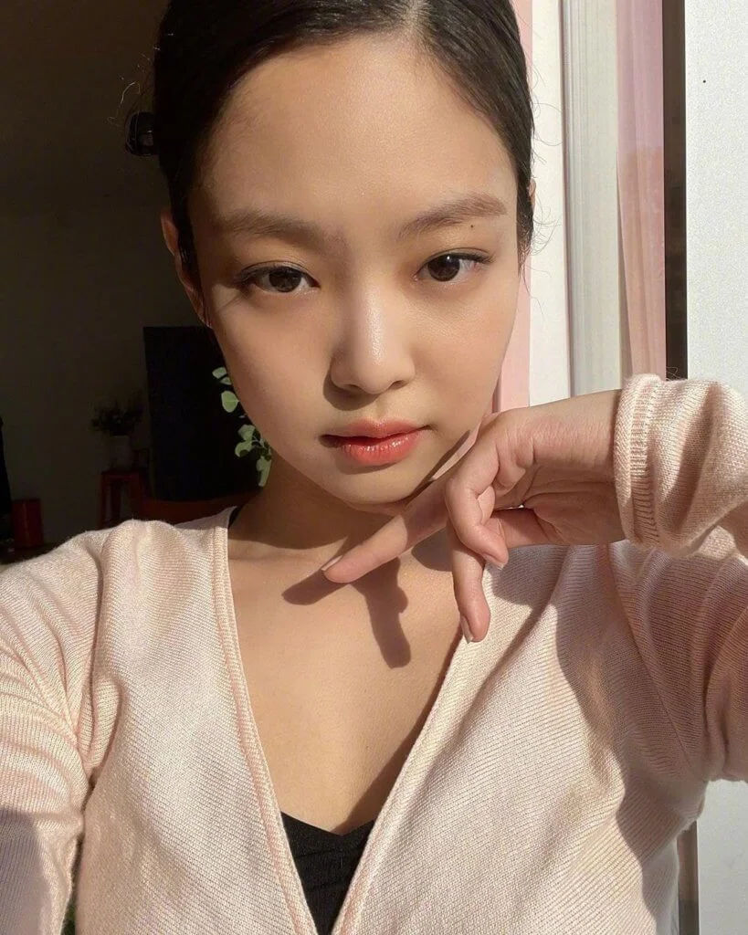 jennie-in-repetto-long-sleeved-wrap-over_001-photo-credit_-yg-family-official-account
