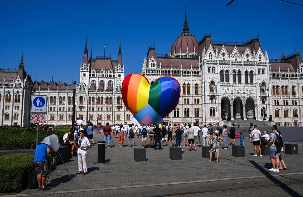 匈牙利的LGBT社羣7月8日因為限制同性戀價值傳播的新法例而上街抗議 