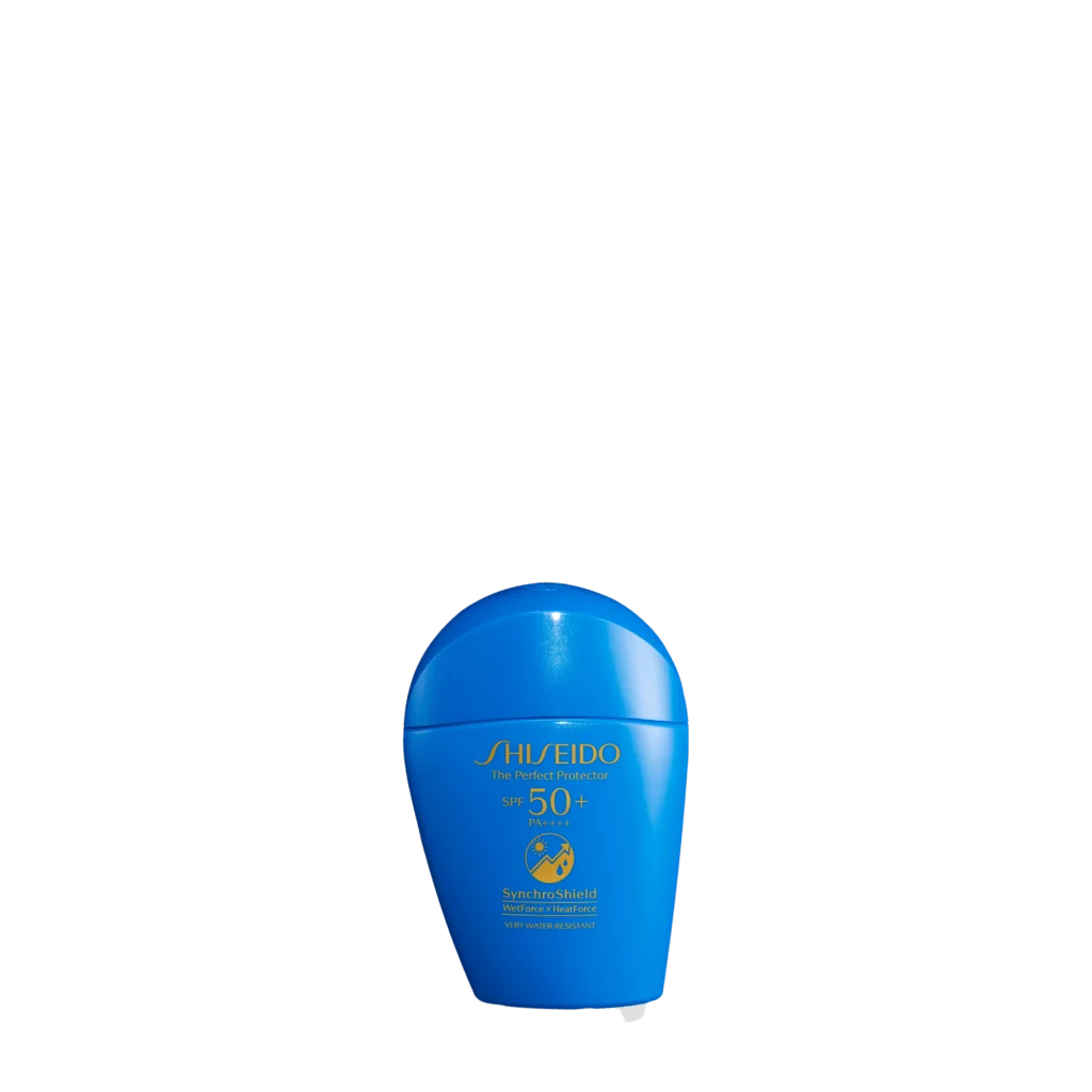 Shiseido全天候感肌抗禦防曬乳液SPF50+ PA++++ $380 利用SynchroShield™感肌同步防禦技術，加入遇熱愈強的HeatForce熱力感應防曬技術，應用熱力和水分的特性，使防曬膜層變得更鞏固，防曬效能極致提升。 揉合逾50%護膚成分，可隔絕紫外線和PM2.5等外界污染物，可作妝前底霜使用。 