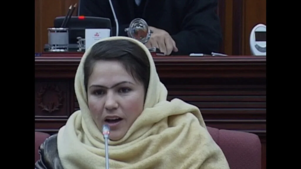 2004年阿富汗頒佈新法，列明議會中必須有 25%是女性，《25％權利》敘述議會女性面對的問題。