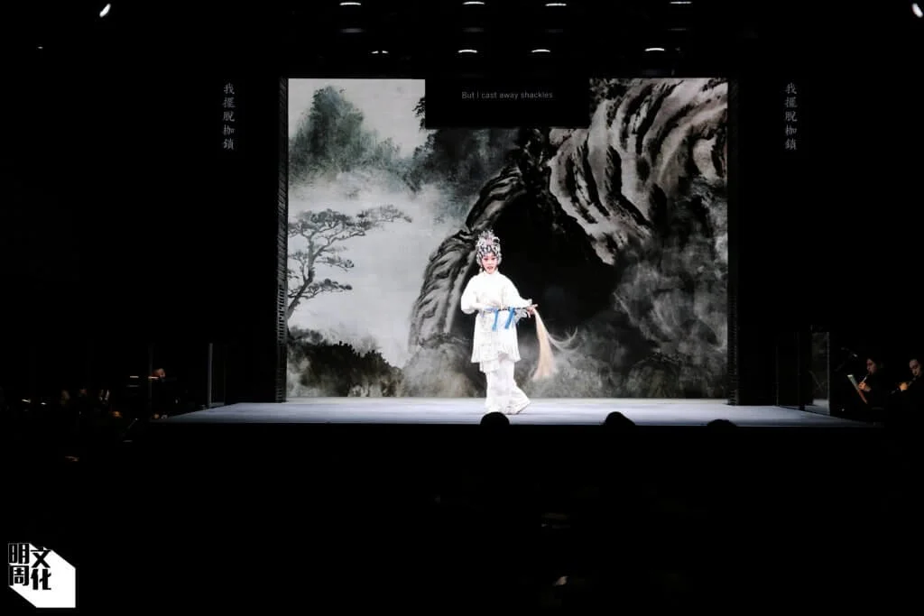 在茶館劇場演出兩年的陳禧瑜，感恩有機會站在舞台上做過多齣好戲。