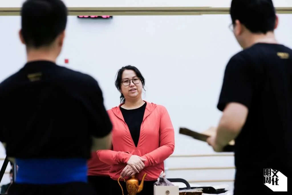 黃寶萱除了是一位粵劇演員，亦兼仼導師，在學校教授粵劇。