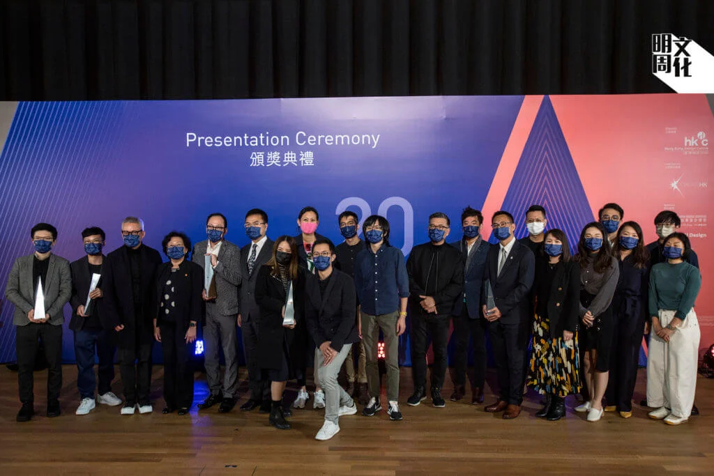 在頒奬典禮上，一眾榮獲DFA亞洲最具影響力設計獎的香港地區得奬者合照。
