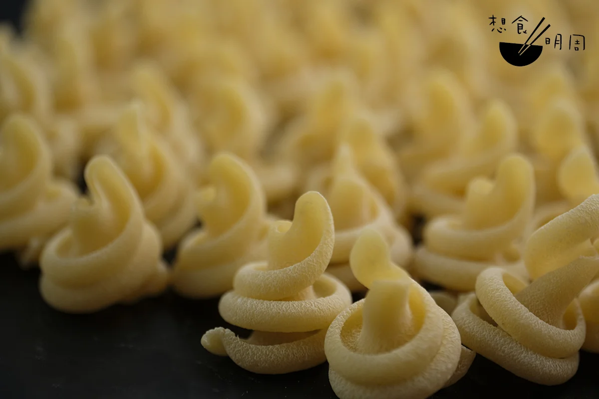 一個個可愛的火山意粉，原來是參考意大利維蘇威活火山外型而做。