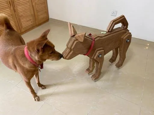 木狗的造型是Brandon參照愛犬創作的。